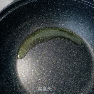 葱爆活海参的做法步骤：5