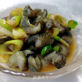 葱爆活海参的做法步骤：11