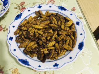 炒蚕蛹的做法步骤：5