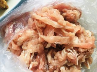 莴笋炒肉的做法步骤：2