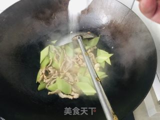 莴笋炒肉的做法步骤：7