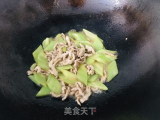 莴笋炒肉的做法步骤：9