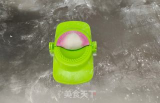 双色水饺的做法步骤：7