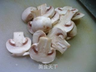 蘑菇炒芦笋的做法步骤：3