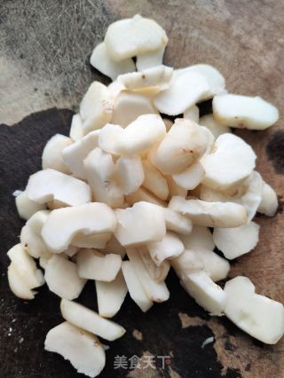 马蹄杏鲍菇炒饭的做法步骤：1