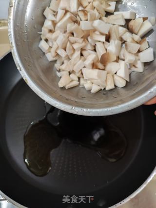 马蹄杏鲍菇炒饭的做法步骤：5