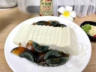 皮蛋豆腐的做法步骤：3