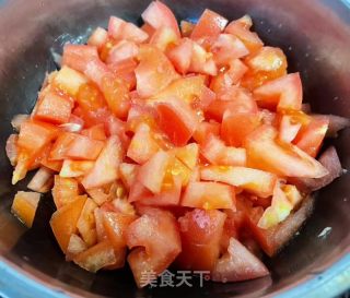 番茄白菜胡萝卜香菇牛肉筋汤的做法步骤：3