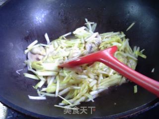 蘑菇炒韭黄的做法步骤：8