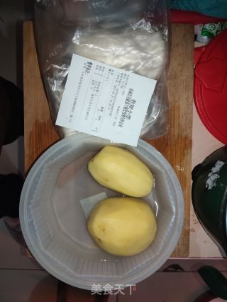 凉拌土豆丝的做法步骤：1