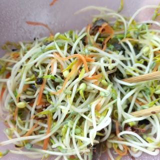 海参香覃拌绿豆芽的做法步骤：12