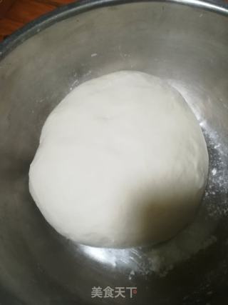 五香花卷的做法步骤：1