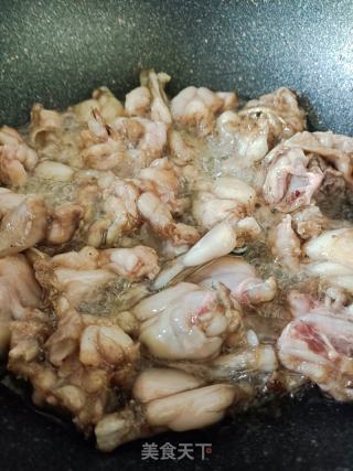 干锅牛蛙的做法步骤：5