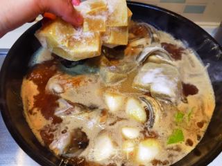 海鲶鱼炖豆腐的做法步骤：6