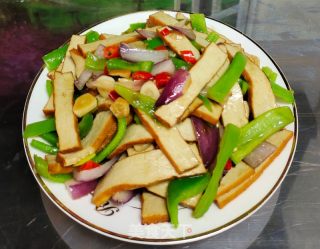 豆腐干炒尖椒的做法步骤：6