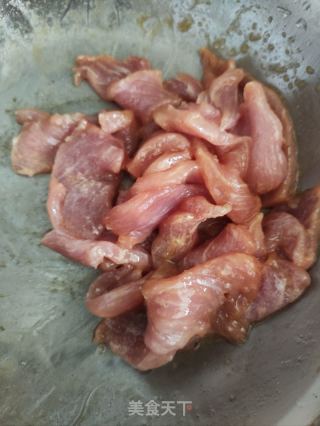 瑶柱马蹄肉片汤的做法步骤：4