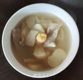 瑶柱马蹄肉片汤的做法步骤：8