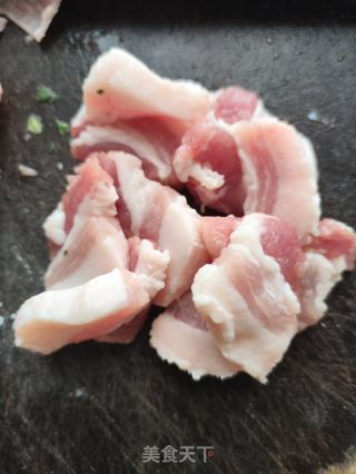 五花肉炒儿菜的做法步骤：1