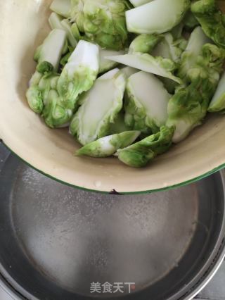五花肉炒儿菜的做法步骤：3