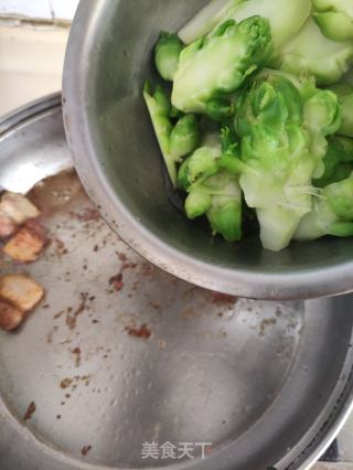 五花肉炒儿菜的做法步骤：5