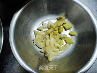 红烧剥皮鱼的做法步骤：2