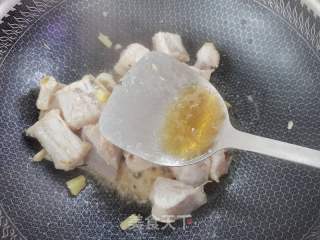 红烧剥皮鱼的做法步骤：5