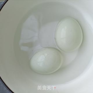 乌鸡蛋拌黄瓜的做法步骤：2