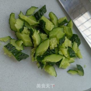 乌鸡蛋拌黄瓜的做法步骤：4