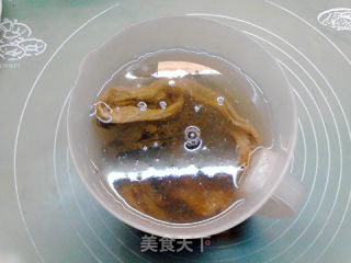 盐菜腊肉白玉米面包子的做法步骤：2