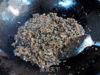 盐菜腊肉白玉米面包子的做法步骤：10