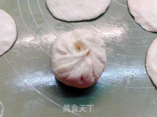 盐菜腊肉白玉米面包子的做法步骤：19