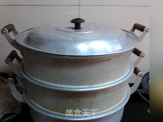 盐菜腊肉白玉米面包子的做法步骤：21