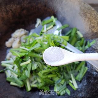 韭菜炒蛎肉的做法步骤：8