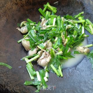 韭菜炒蛎肉的做法步骤：9