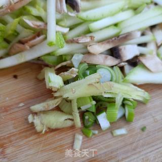 肉沫水炒茭瓜的做法步骤：3