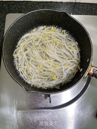白灼豆芽的做法步骤：5