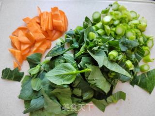 香肠菜心炒年糕的做法步骤：2
