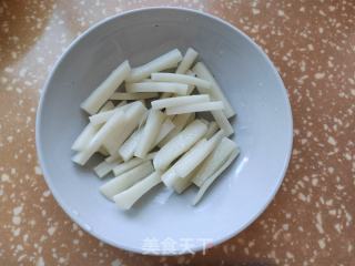 香肠菜心炒年糕的做法步骤：3