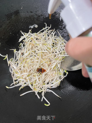 豆芽炒鸡蛋的做法步骤：8