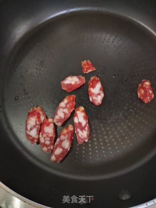 杏鲍菇灯笼椒炒腊肠的做法步骤：5