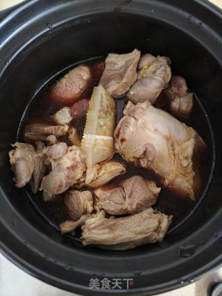 胡萝卜马蹄焖羊腿肉的做法步骤：3