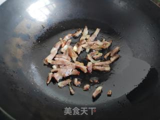 芹菜胡萝卜炒香肠的做法步骤：6