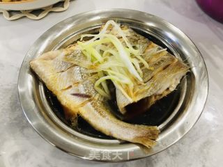 清蒸黄花鱼的做法步骤：9