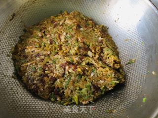 黄萝卜水饺的做法步骤：2