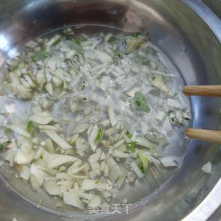 苦菊拌煎带鱼的做法步骤：8