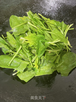 菠菜炒鸡蛋的做法步骤：6