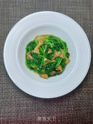 菠菜炒鸡蛋的做法步骤：10