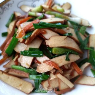 蒜苗炒豆干的做法