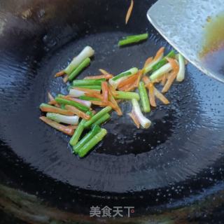 蒜苗炒豆干的做法步骤：7