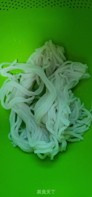 香麦菜鸡蛋炒濑粉的做法步骤：1